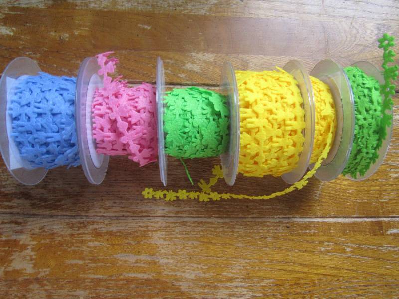 lot of 6 3D shaped ribbon spools ...