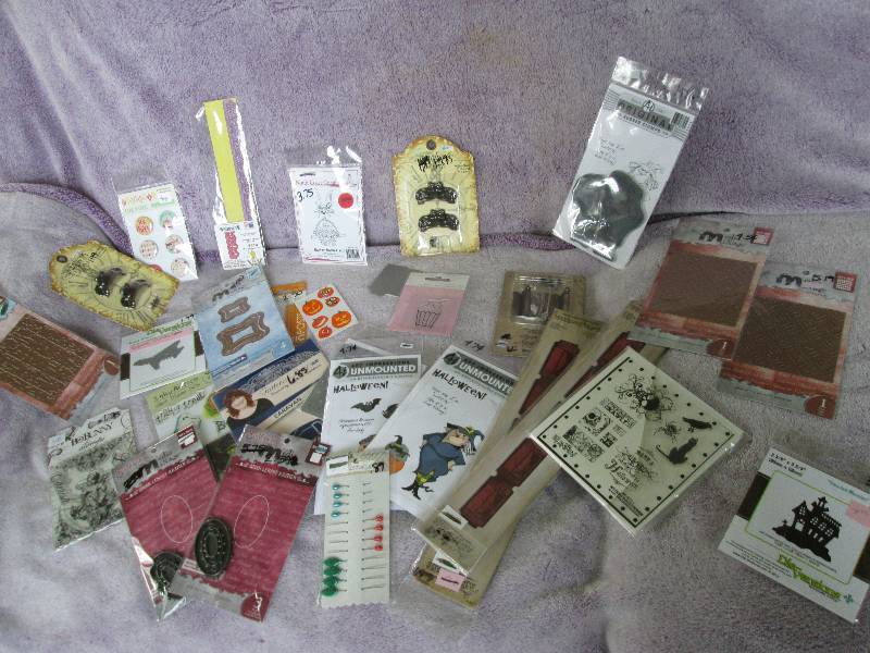 mixed lot of antique metal door pul...