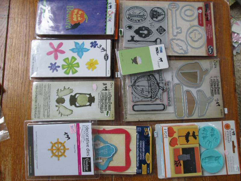 mixed lot of decorative dies, silic...