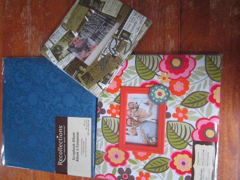 lot of 3 scrapbooks ...