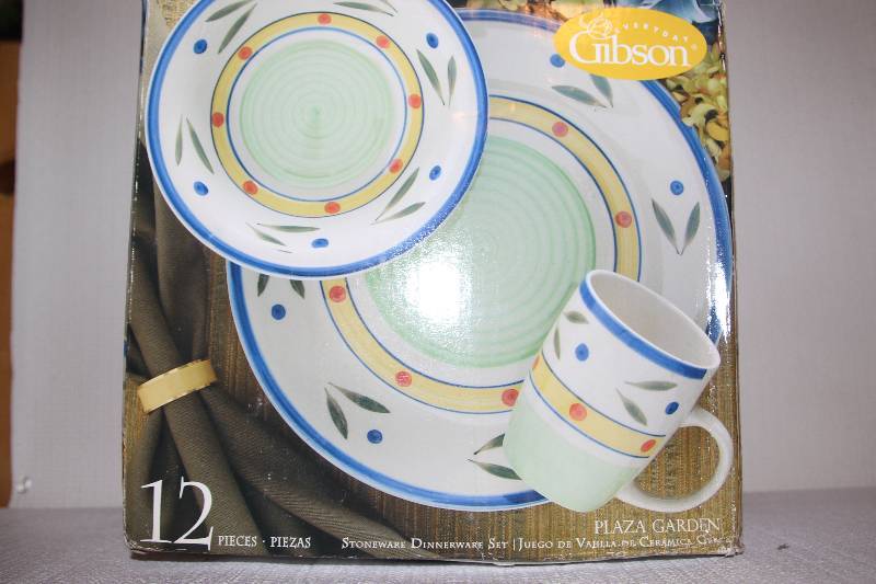 12 Piece Dinnerware Set