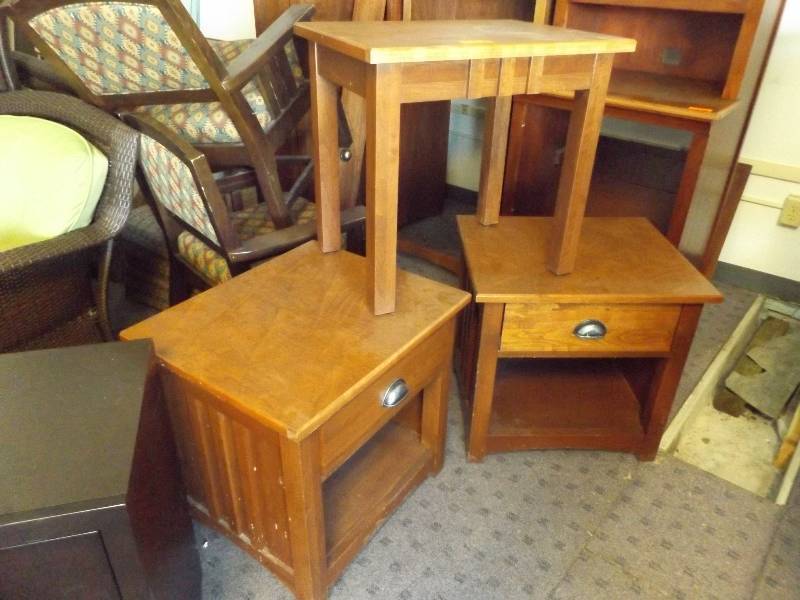 lot 105 image: 2 Wood Side Tables with Drawers and Standing Side Table
