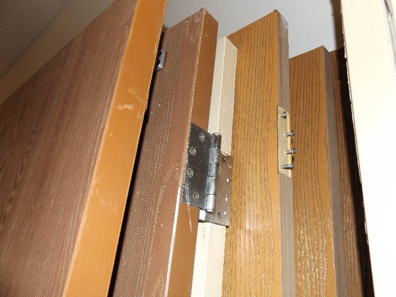 lot 139 image: 5 36 Solid Core Doors