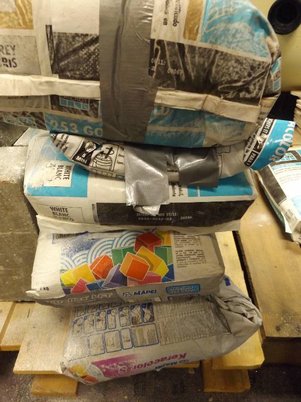 lot 178 image: Bags of Grout