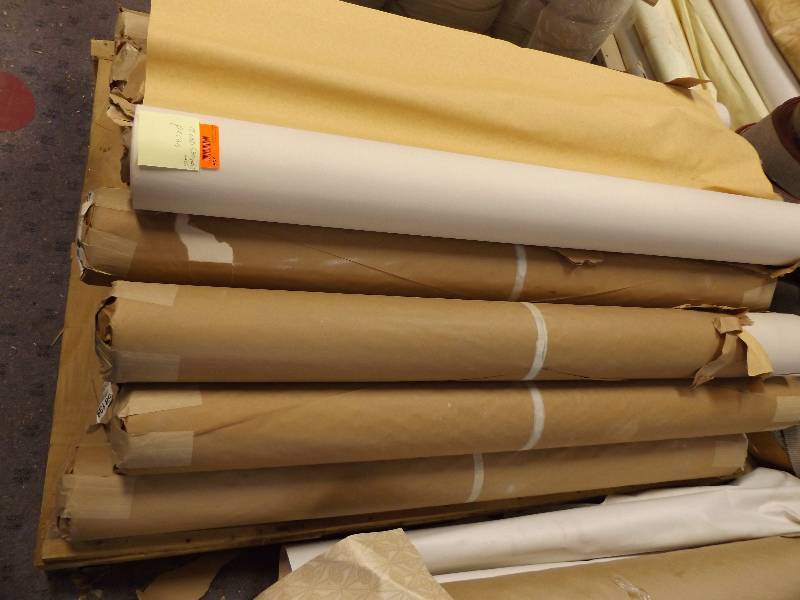 lot 206 image: 19 Rolls of Pecan Color Wall Covering