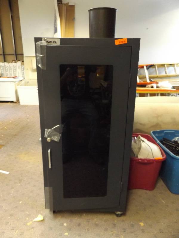 lot 13 image: Server Cabinet with Exhaust Fan