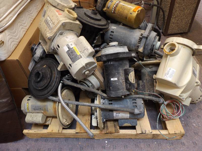 lot 20 image: Pallet of Motors for Salvage