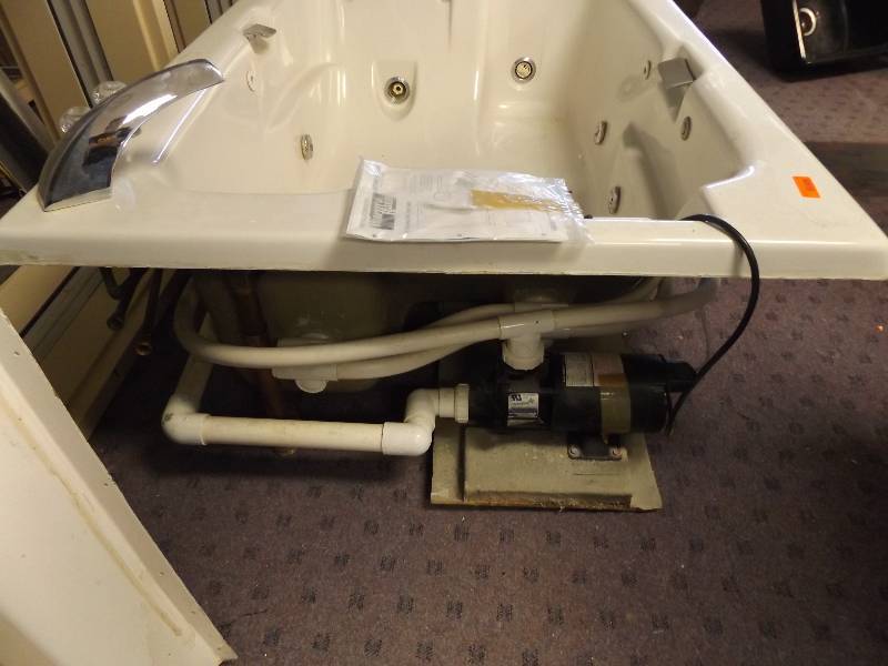 lot 55 image: Spa Tub