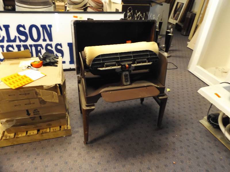 lot 73 image: Ironrite Mangle with beautiful wooden cabinet