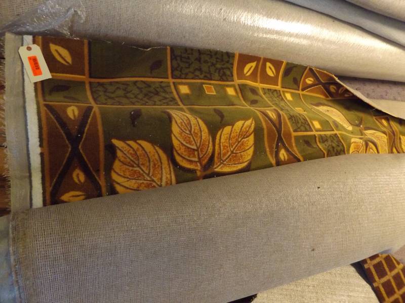 lot 81 image: 12 ft. Carpet