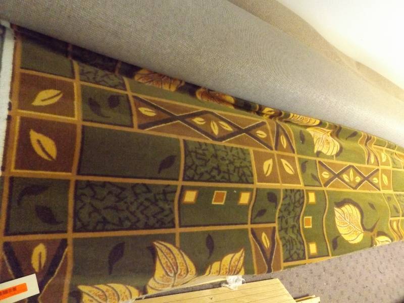 lot 83 image: 12 ft. Carpet