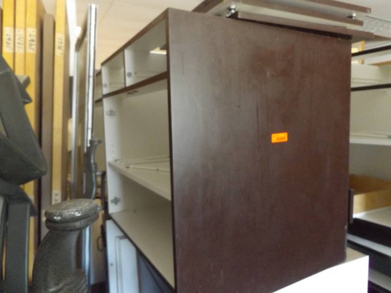 lot 98 image: 4 32 x 36 Cabinets
