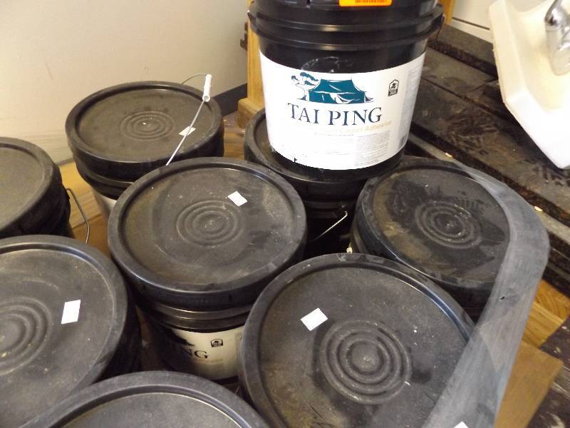 lot 218 image: New 1 - 5 Gal bucket of Tai Ping Carpet Adhesive