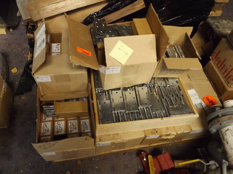 lot 223 image: Hinges - Approximately 200
