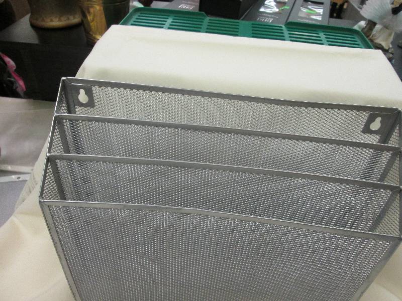 4 Pouch Paper Holder, Metal Screen ...