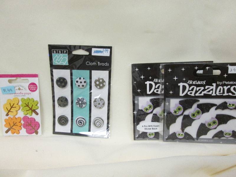 Dazzlers Bats, Buttons, Leaf Doodle...