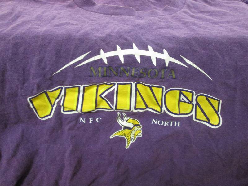Minnesota Vikings T-Shirt...
