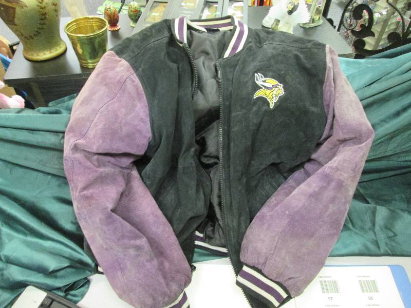 Size Large Minnesota Vikings Coat...