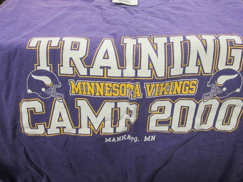 Size Large Minnesota Vikings T-Shir...