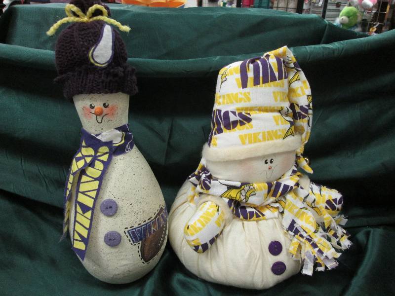 2 Minnesota Vikings Snowmen...