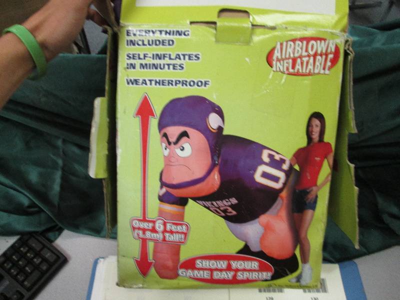 Minnesota Vikings Blow Up Yard Disp...
