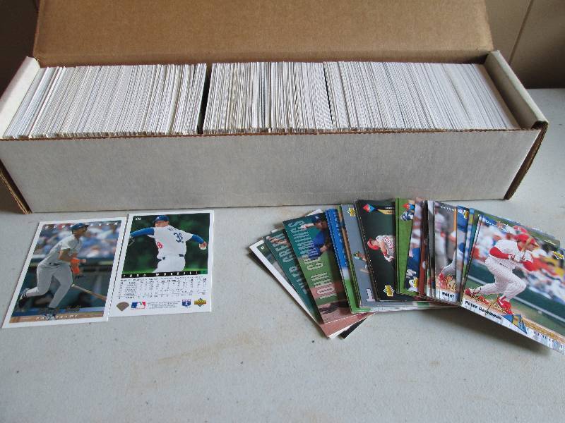 box of 1993 Upper Deck baseball car...