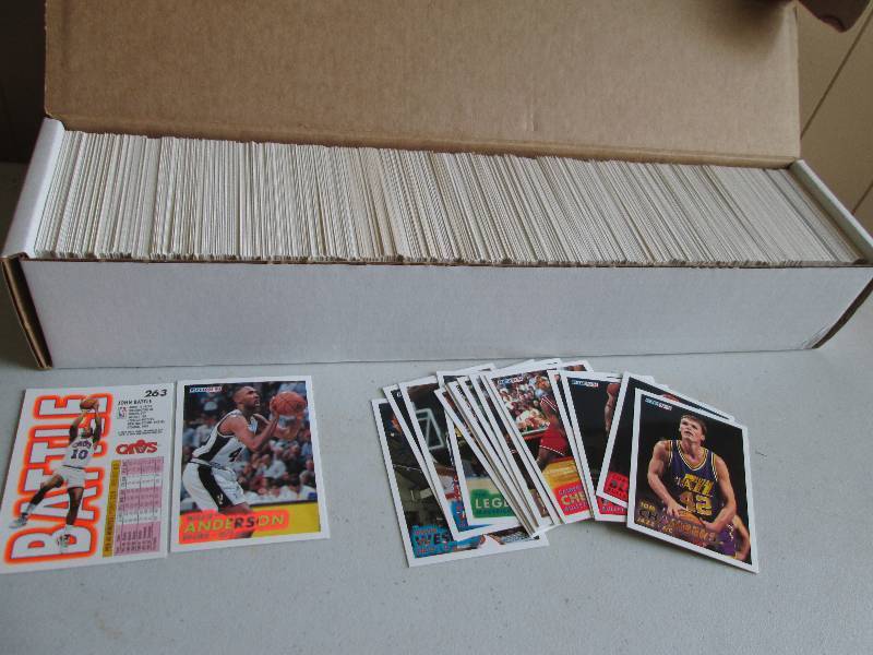 Box of 1993-1994 Fleer Basketball s...