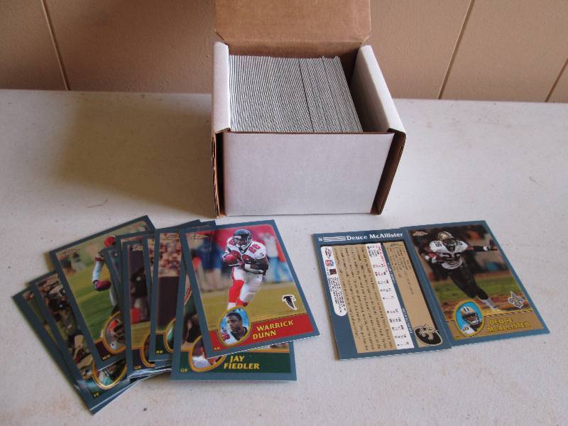 Box of 2003 Topps football sports c...