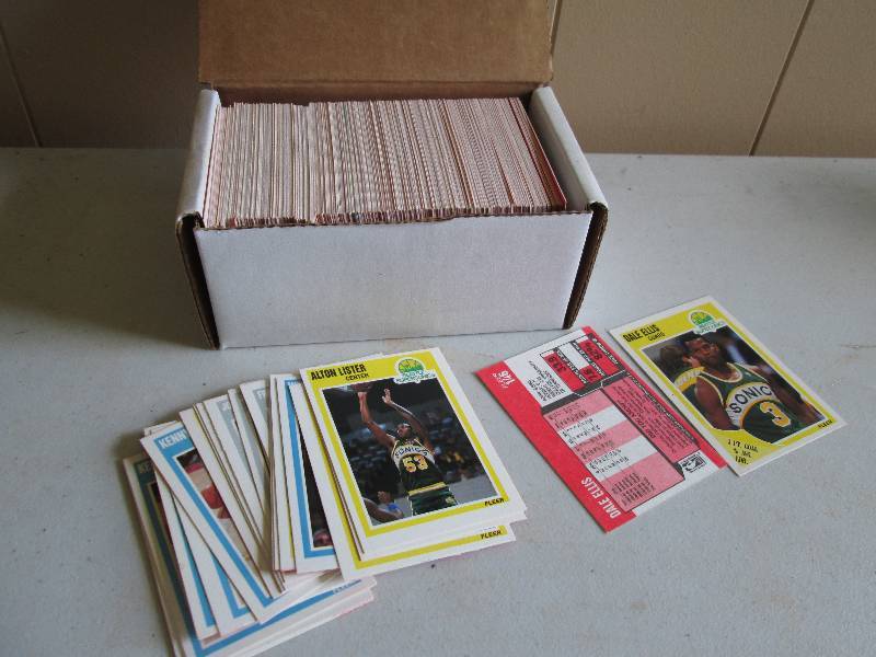 box of 1989-1990 Fleer basketball s...