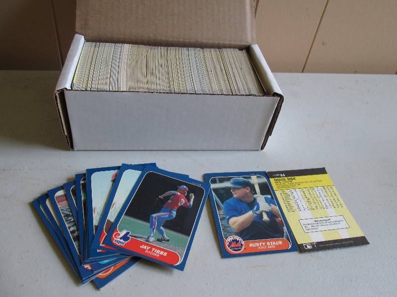 Box of 1986 Fleer baseball sports c...