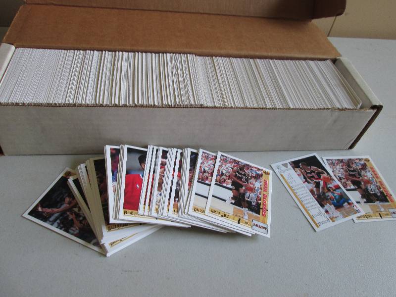 Box of 1990-1991 Upper Deck basketb...