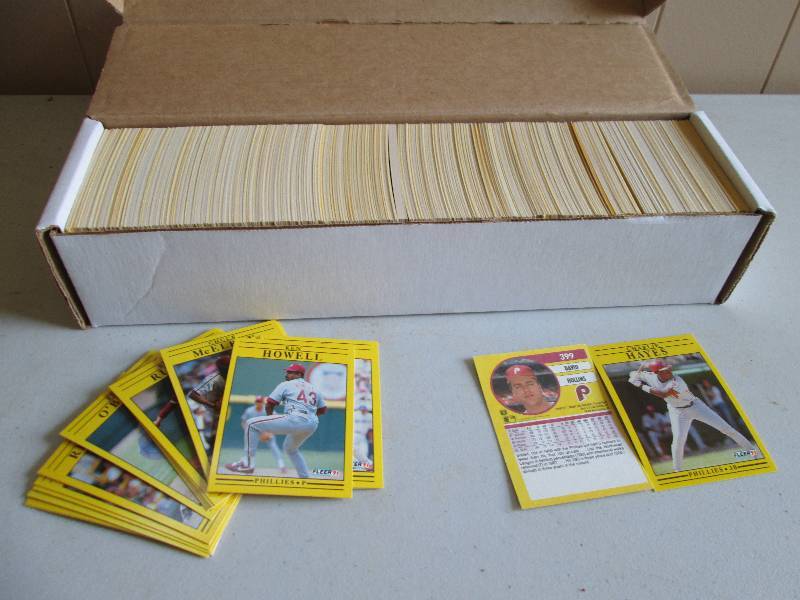 Box of 1991 Fleer baseball sports c...