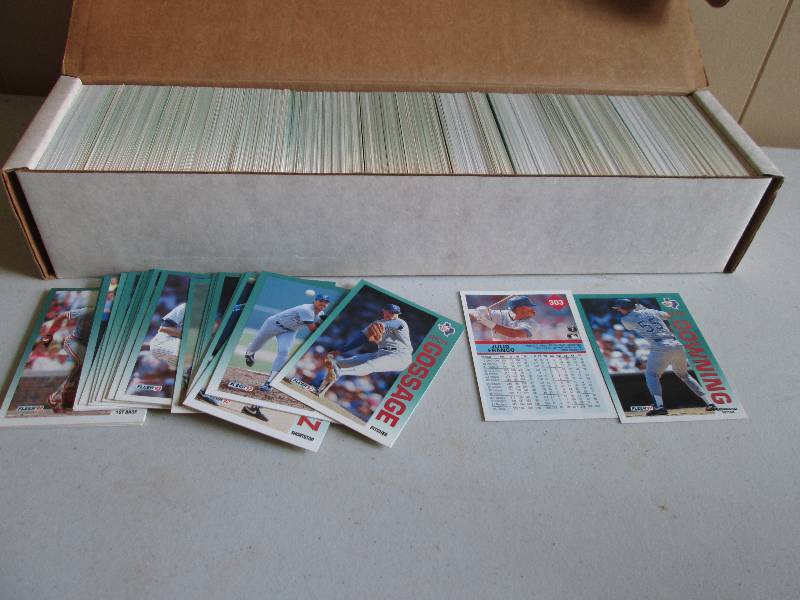 Box of 1992 Fleer baseball sports c...