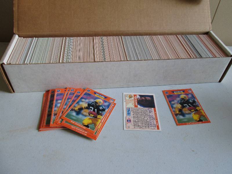 Box of 1989 Proset football sports ...