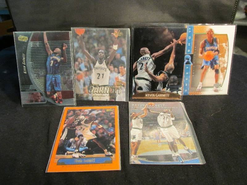 6 Kevin Garnett sports cards...