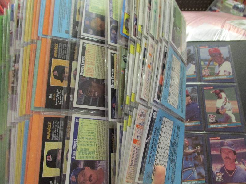 lot of Minnesota Twins sports cards...