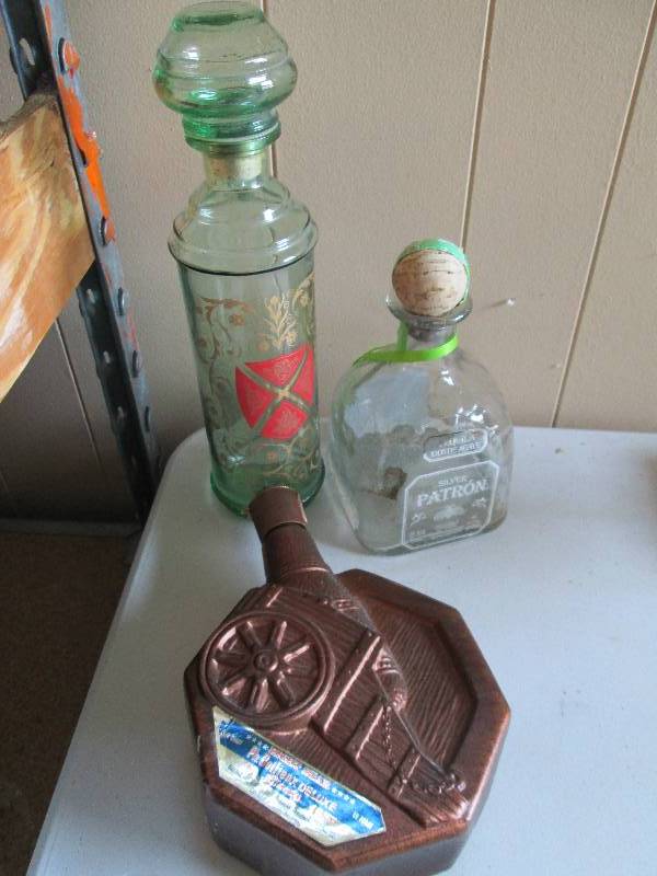 Old whiskey decanters, Silver Poltr...