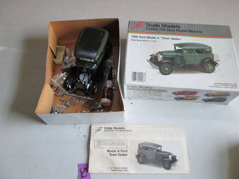 1928 Ford Model A Town Sedan, car k...