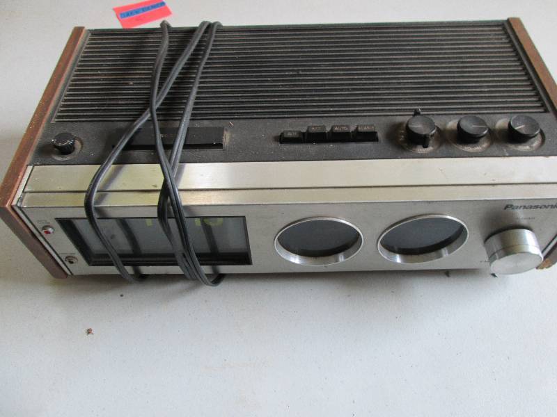 Panasonic clock radio, back lighted...