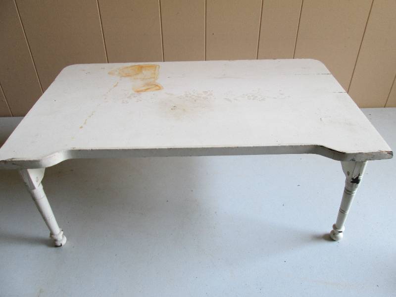 Really cute small table, has a fold...