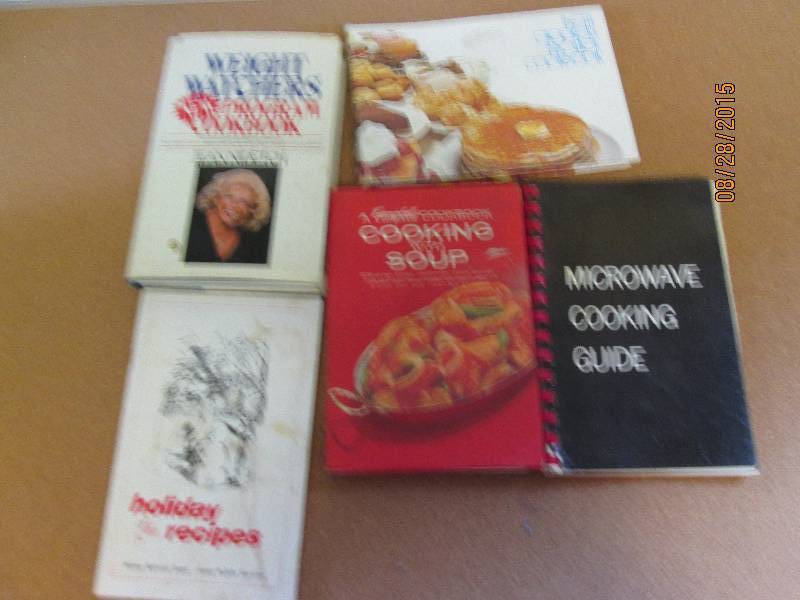 6 cook books, Betty Crocker, Cookin...