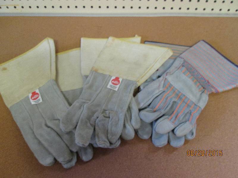 3 pairs of heavy duty globes, new...