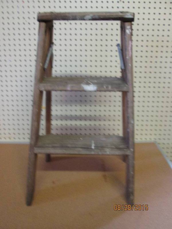 Nice solid 3 foot wood step ladder,...