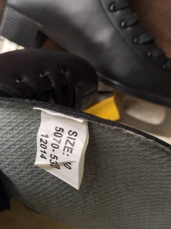 lot 11 image: Roller Skates size 10