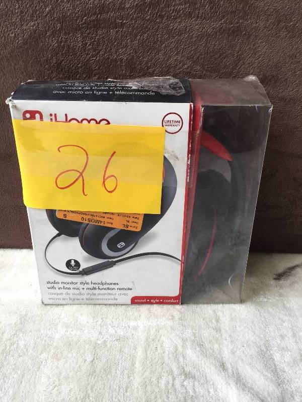 lot 26 image: iHome Headphones
