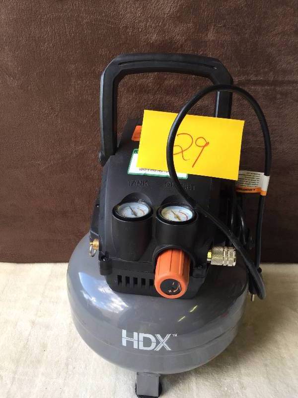 lot 29 image: HDX 2 Gal Compressor