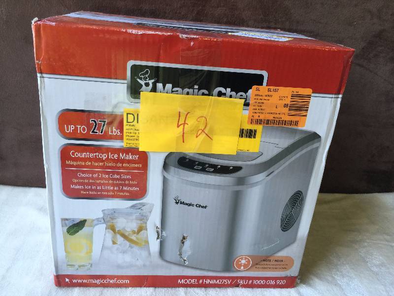 lot 42 image: Magic Chef 27 LB Ice Maker