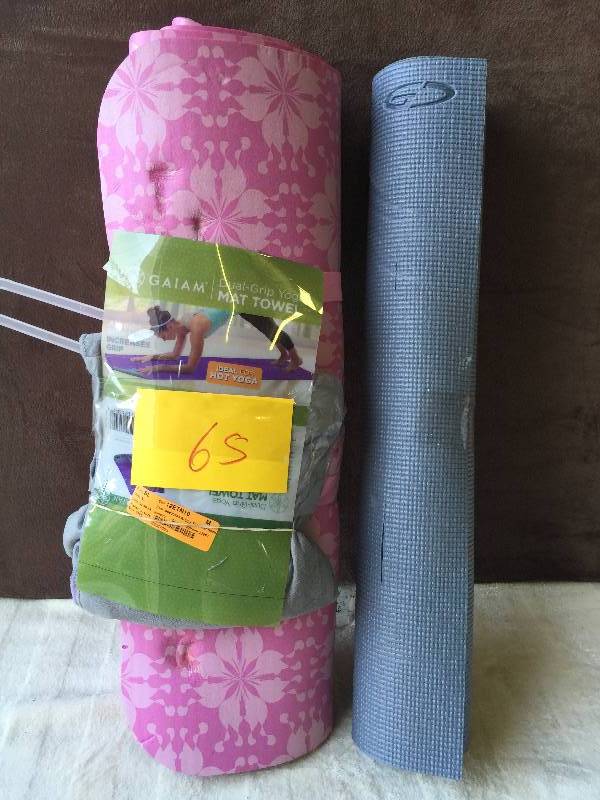 lot 65 image: Yoga items
