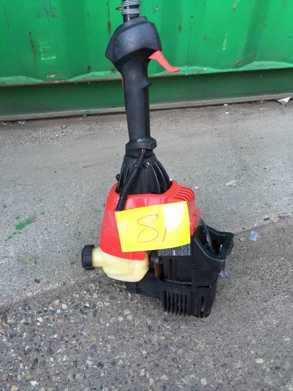lot 81 image: Homelite Gas Trimmer