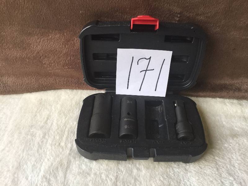 lot 171 image: Husky Tool set missing 1